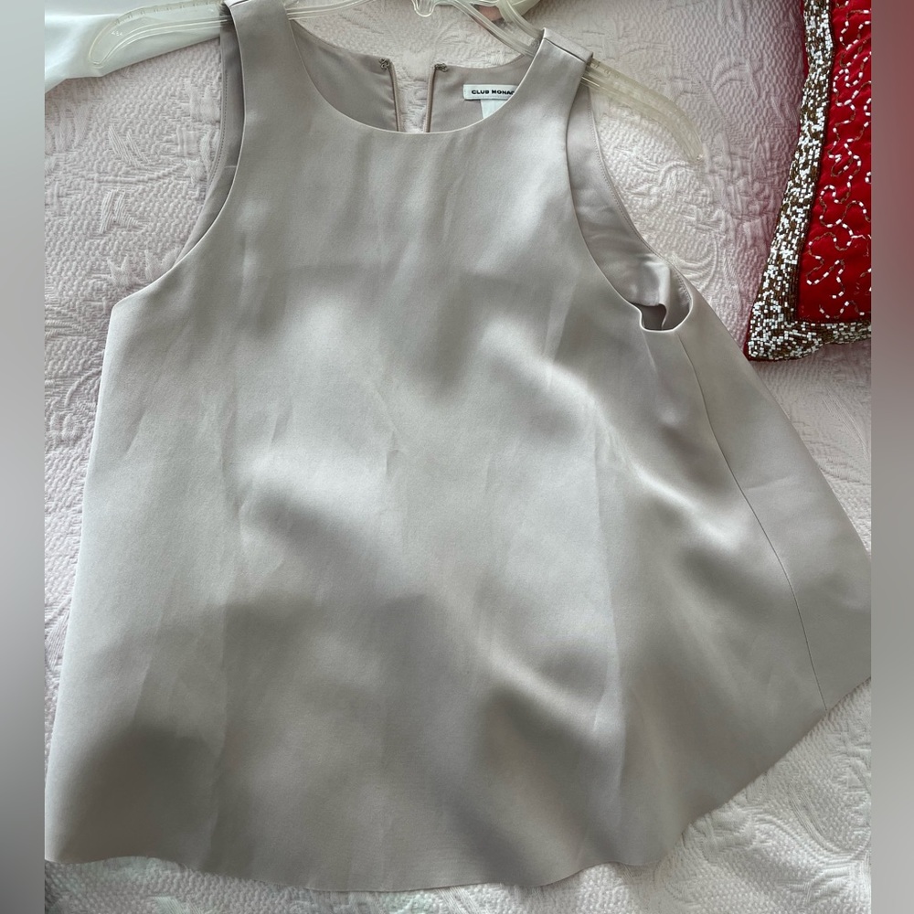 Club Monaco top